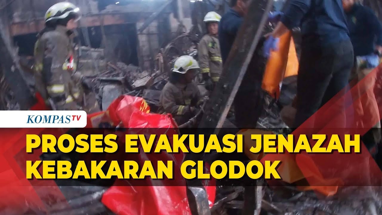Rekaman Bodycam Proses Evakuasi Korban Kebakaran Glodok Plaza
