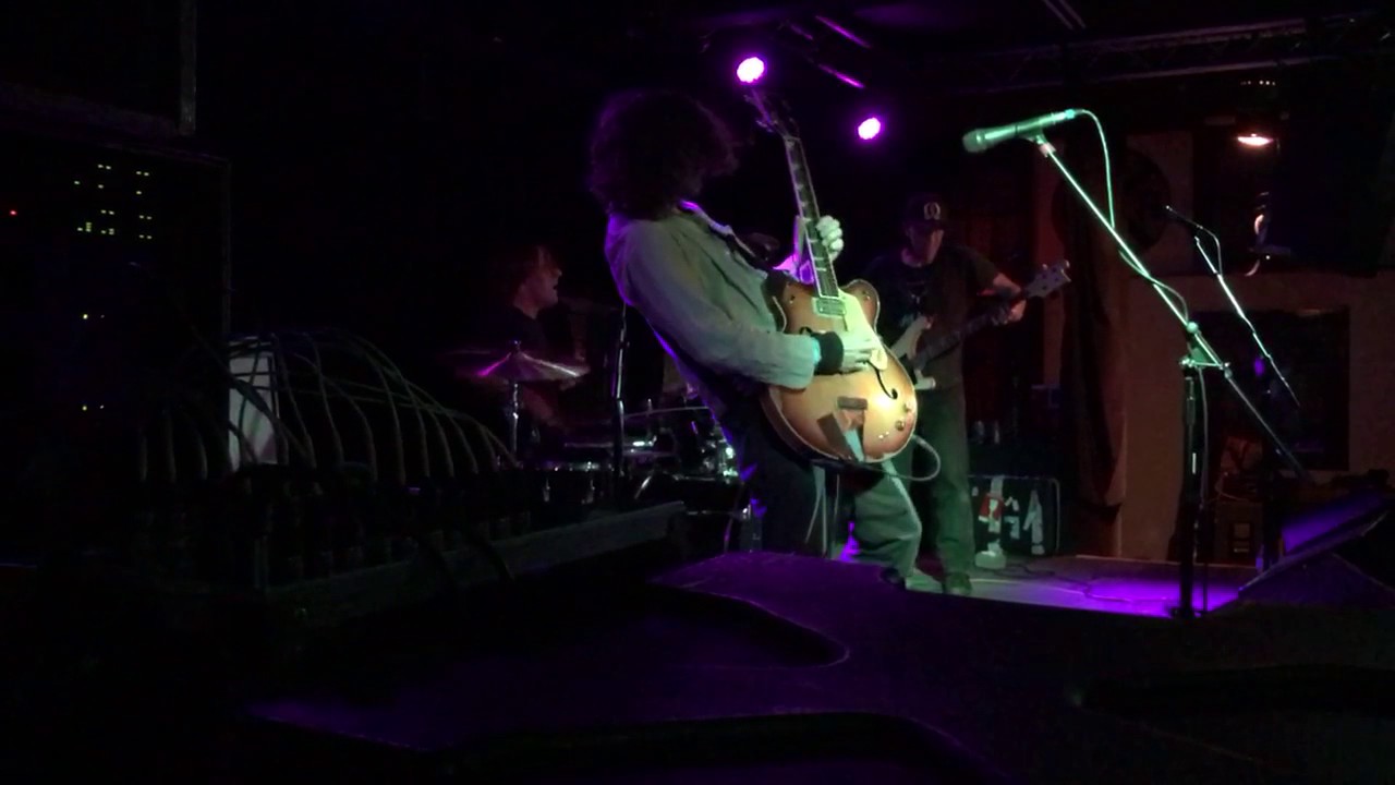 Sebadoh performing "Homemade" live 2017