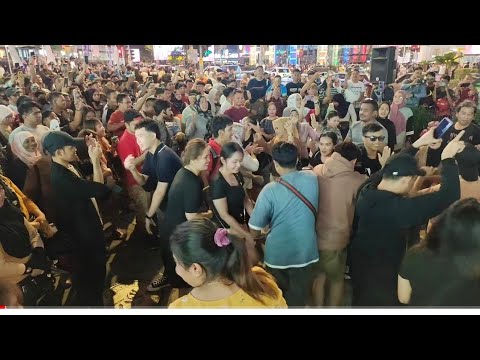 Penonton Paling Gile...Semua Ikut Menari Dangdut |  Bukit Bintang Kuala Lumpur | Sabtu 26/08/2023