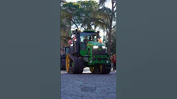 Kolik stojí traktor John Deere 8RT?