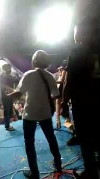 Ambilkan gelas exanada