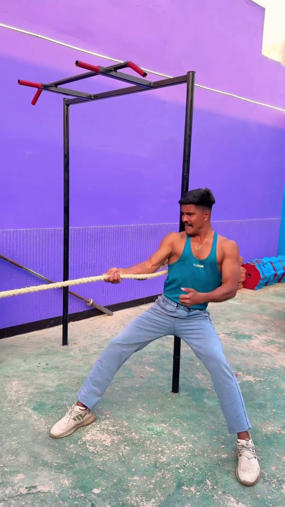 Muscle Power ❌ Brain Use ✅? #shortvideo #comedy #funny