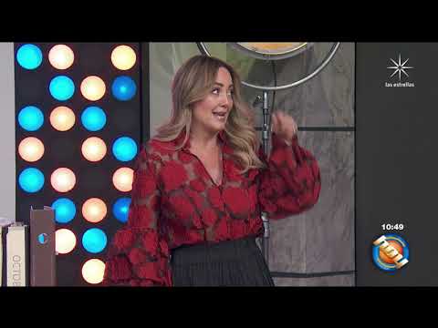 Andrea Legarreta en blusa roja con transparencia