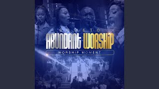 Uyangithanda (live)