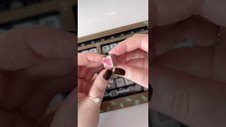 💕 ❤️ 💗 H is for Heart // Using Arrtx acrylic marker to decorate keycaps // Painting a keyboard ❤️
