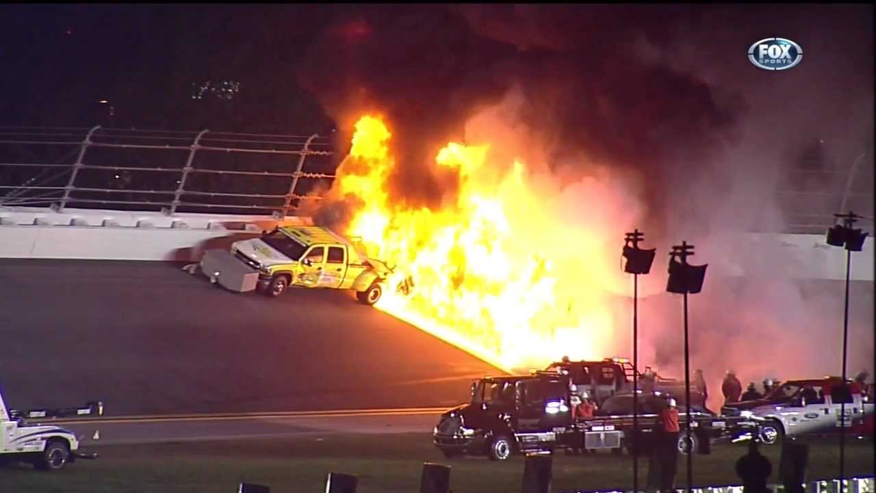 HD) Montoya Crashes Into Safety Truck at 2012 Daytona 500 