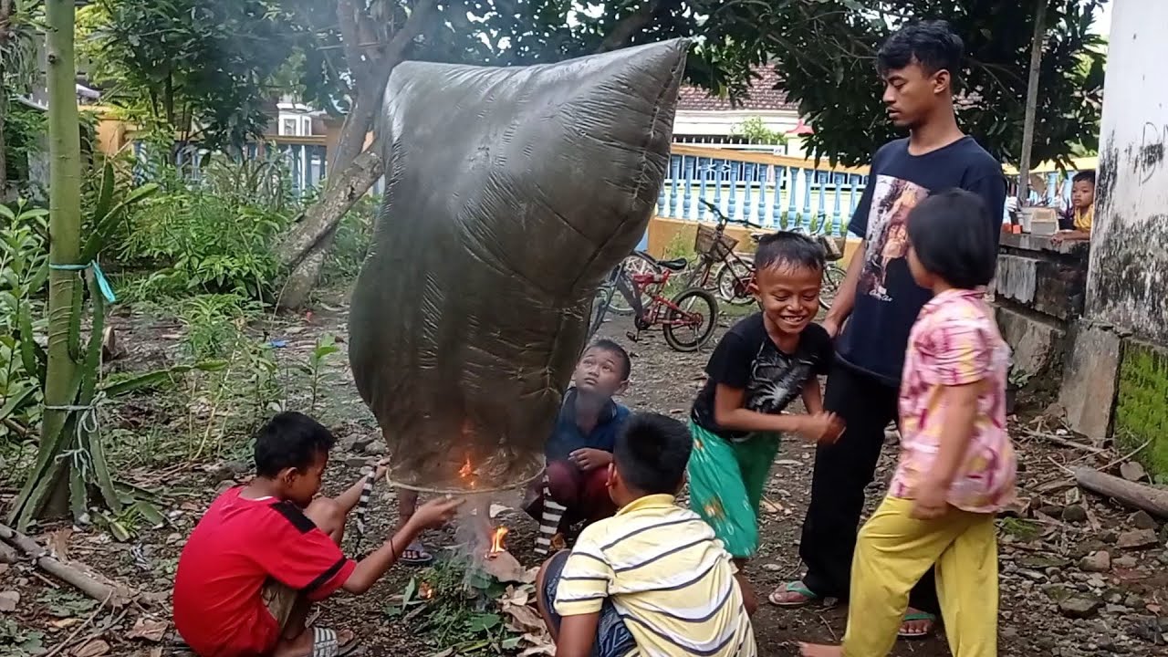 meramaikan bulan puasa menaikkan balon