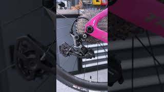 Gravel's silky-smooth shifting.#icancycling #graro