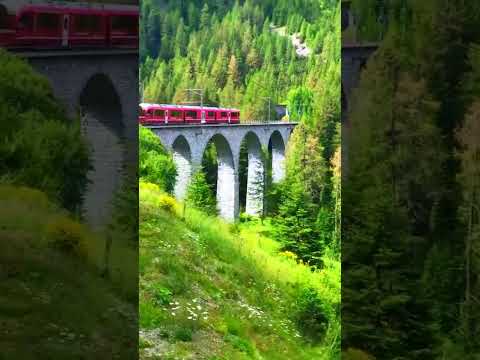 Video: Vožnja Bernina Expressom od Italije do Švicarske