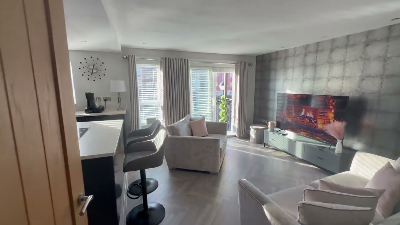 2-Bed Apartment with Lake View Balcony | City Quay, Liverpool L3 | Property Tour