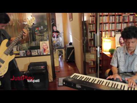 WFR Trio : just play "Past n Future"