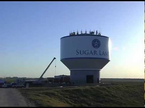 The raising of the new Sugar Land Water Tower - YouTube