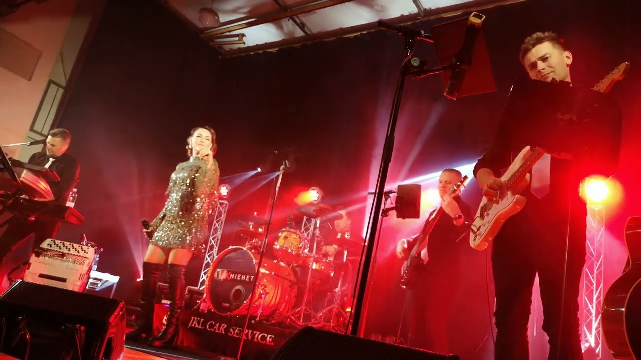 Saija Tuupanen & eXmiehet - Sydämet lyövät samaan tahtiin