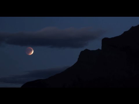 Timelapse: Super Blood Moon Eclipse Over Banff National Park