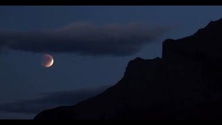 Timelapse: Super Blood Moon Eclipse Over Banff National Park