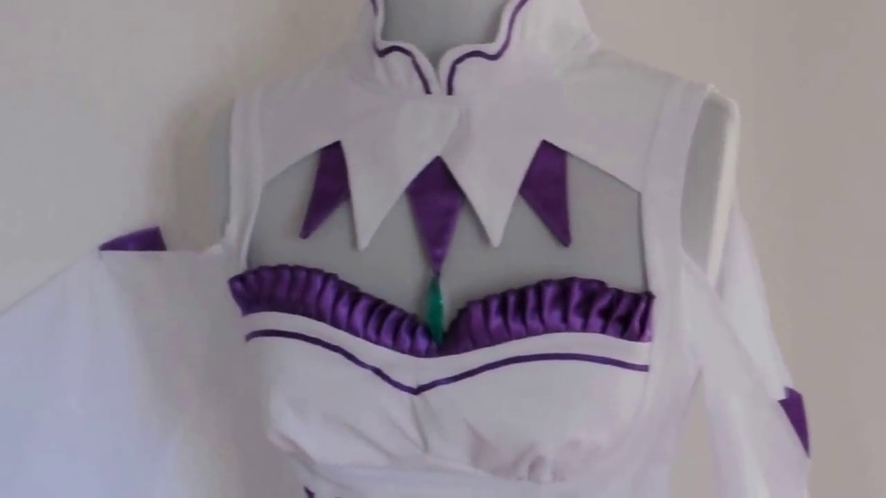 Rolecosplay Review: Emilia Costume and Wig