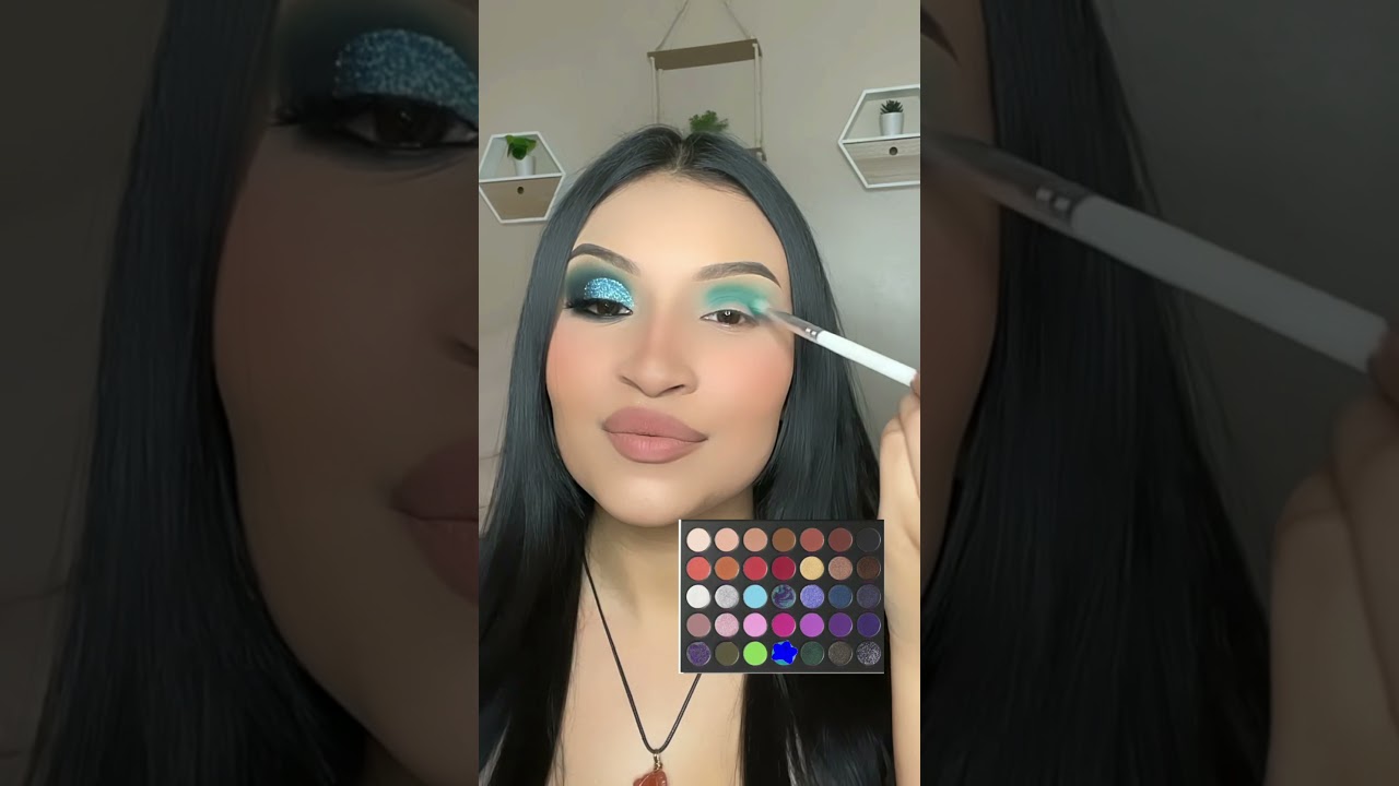 Blue glitter eyeshadow makeup