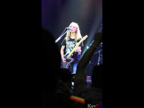 SCANDAL - Harukaze (Haruna Focus) live in Anaheim 150523 [Hello World Tour 2015] 60fps