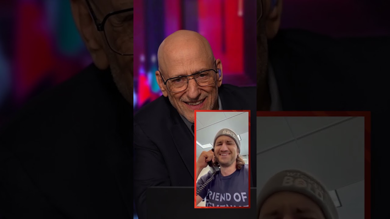 Employee Won't Do His Job; Customer STEPS IN