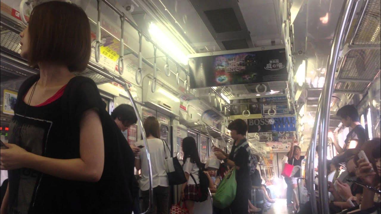 Метро Япония указатель. Объявления в японском метро. Метро Япония под вождй. Японские девушки в метро. Японки в метро без цензуры