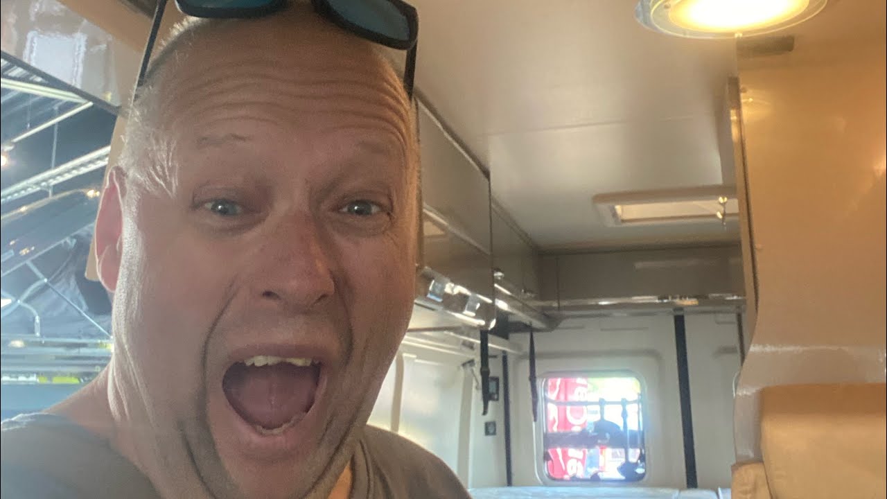 Kollar husbilar i Varberg och drömmer