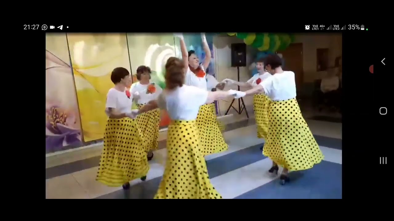 Женщины все королевы.