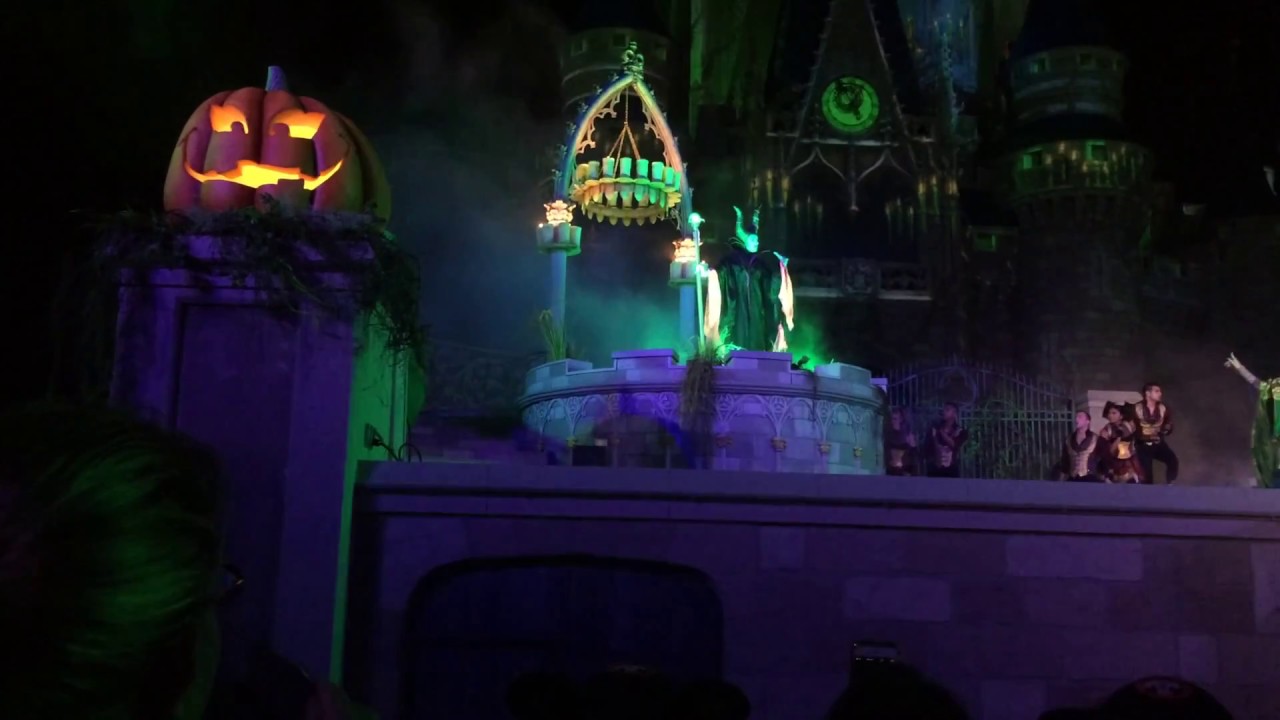 Hocus Pocus Villian spelltacular at MNSSHP 2016 - YouTube