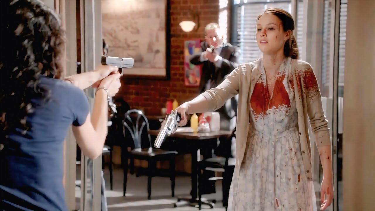 بنت أقتحمت مركز الأمن بسلاح وغرقانة دم ...وأعترفت بقتل شخص متعرفش هو مين ولا فين جثته ولا تعرف نفسها