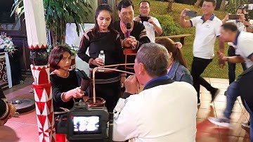 Tiếng Chiêng Mời Rượu