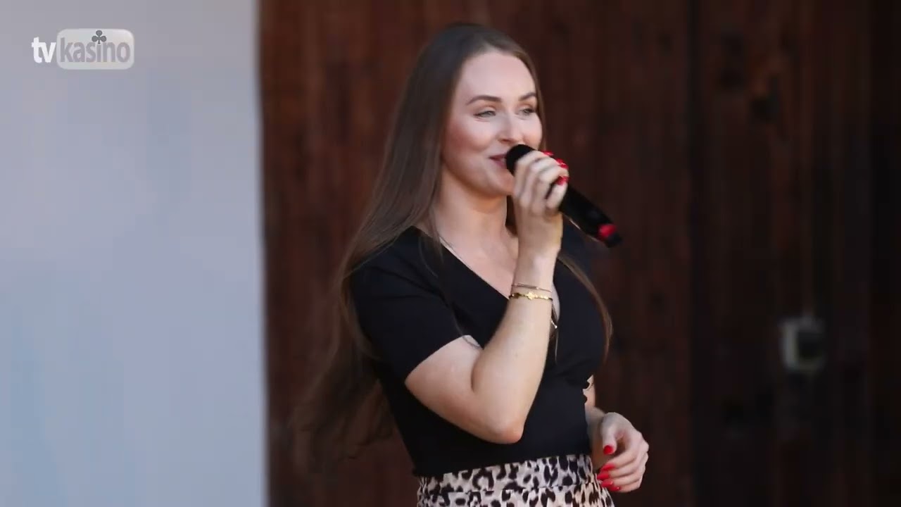 Marek Bednár a Michaela Papajová: Mix červených ruží