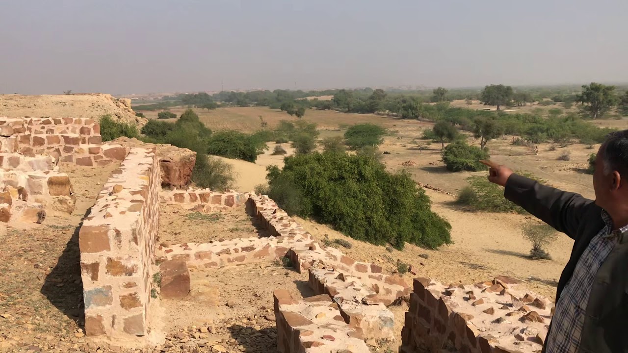 Ruins of Moomal’s palace Kak Mahal in Laudrawa