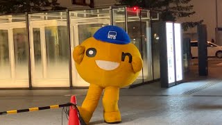 札幌HTB前「onちゃん」(北海道テレビのマスコットキャラクター)