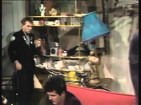 (2/2) The Young Ones - Flood (S01 E06)