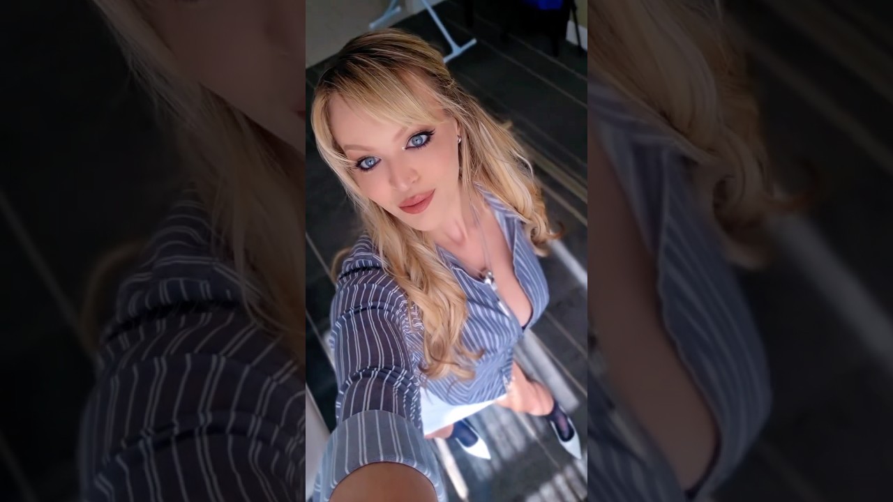 This was day 1 of @galaxyconrichmond !! No cosplay today, npc clothes 🤍