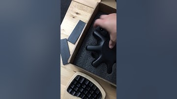 Keyboardio Model 01 unboxing