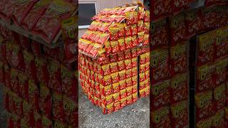 お菓子で敷き詰められた家に入ったら美味しそうなお菓子を貰えて幸せを感じた