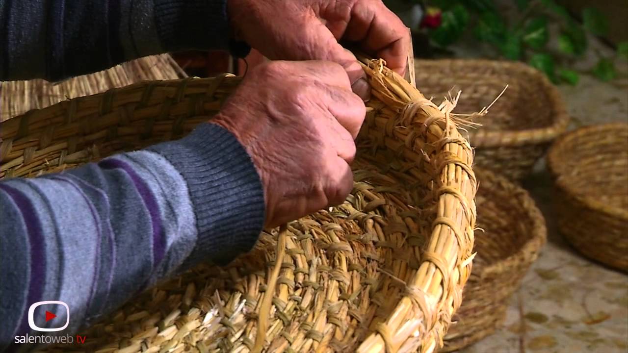 Antichi mestieri: i cesti di Paglia simbolo della tradizione 