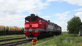 Смена тепловозов пассажирского поезда на станции Новоперелюбская