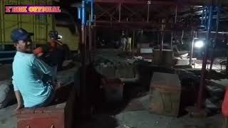 Bongkar Panggung  Dwi warna 