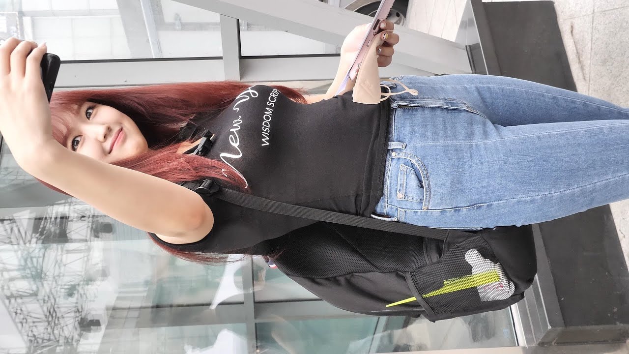 락킷걸 한이슬 - 출근길 & 앨범사인 & 셀카 & 사진찍기 팬서비스 영상모음 (22.06.19)