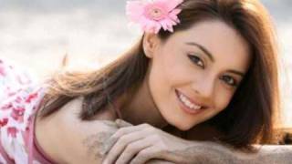 Yahaan - Naam ada likhna - WIth Lyrics and Minissha Lamba's Beautiful pictures!!