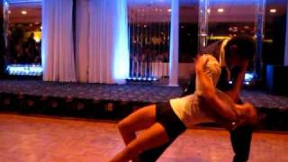 Видео: Leon & Crystal 1st ANNUAL BACHATA CHAMPIONSHIPS@ STEVENS 2010