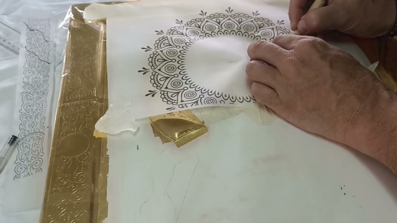 Μεταφορά σχεδίου για τσουκάνικο πάνω σε στιλβωτό χρύσωμα. water gilding