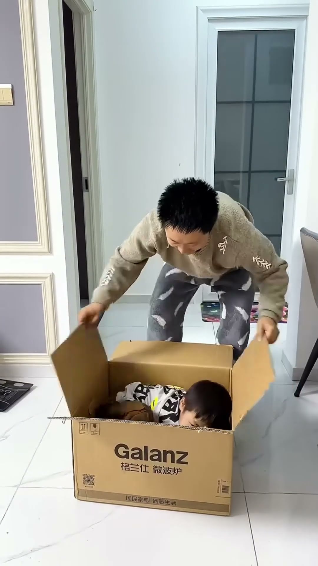 爸爸都懵圈了，小米宝藏哪里去了！#Cute baby#Cute#呆萌小米宝#聪明宝宝#萌娃
