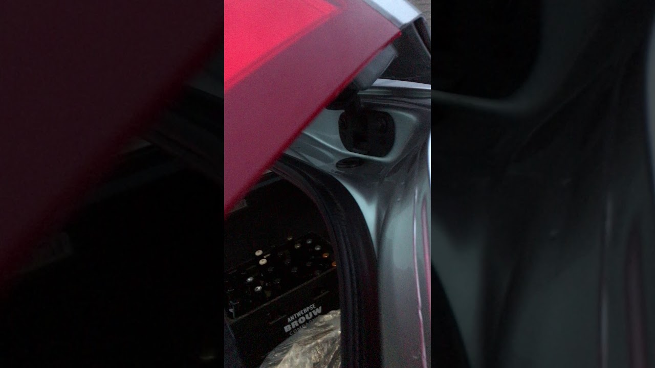 Krakend geluid sluiten kofferdeksel Volvo V70 P3