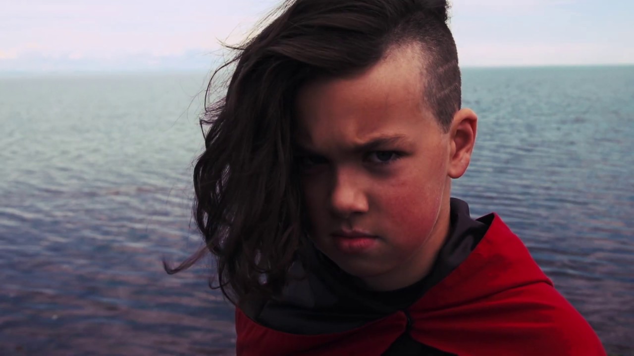 Fred Labrie - Superhéros (Vidéoclip officiel) - YouTube