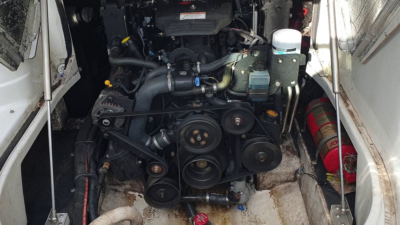 Crownline 230 CCR  - Boatshed - Boat Ref