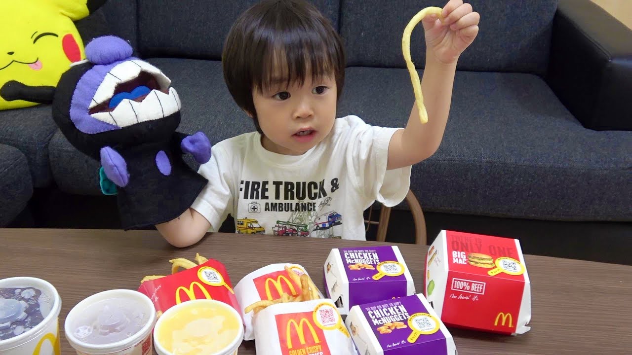 マクドナルド ばいきんまんとハッピーセット食べたよ！レオ★スマイル