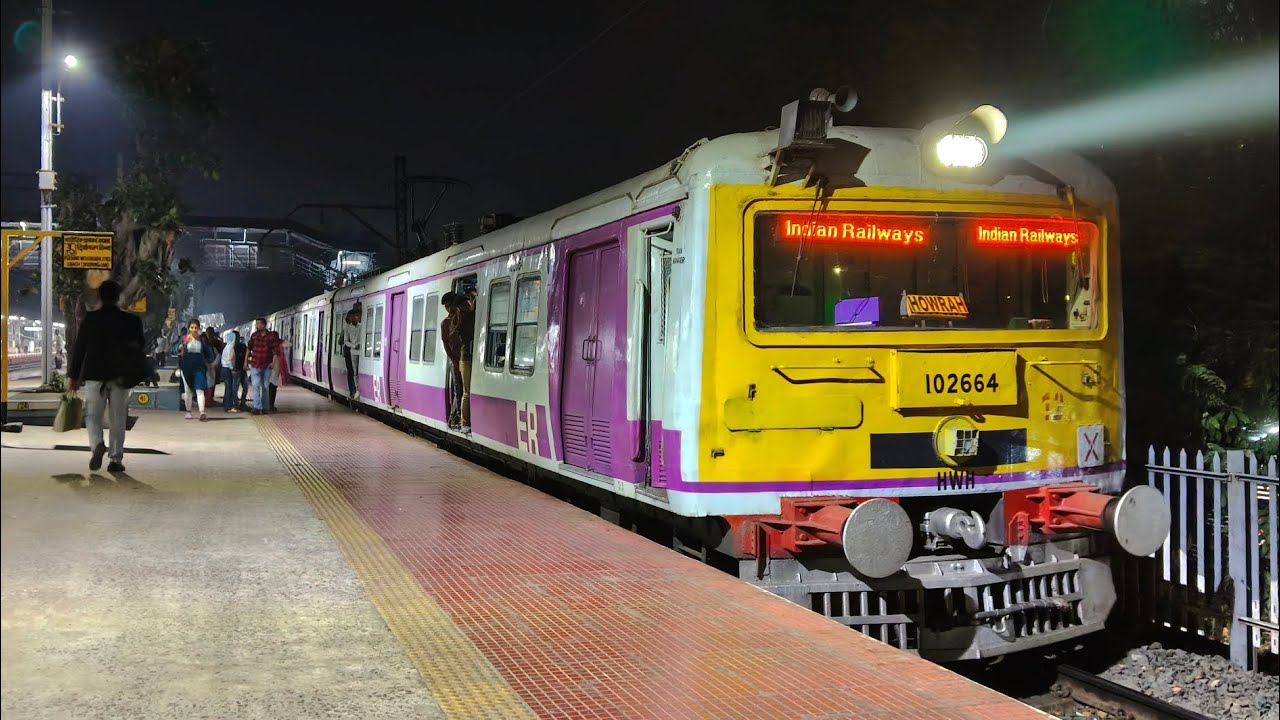 12-in-1 Fast local trains blast Hindmotor at full MPS 100 Km/h in office time rush hour #highspeed 