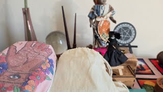 Details #TarotCuriosities  VR to @NicoleACottageWitch  News